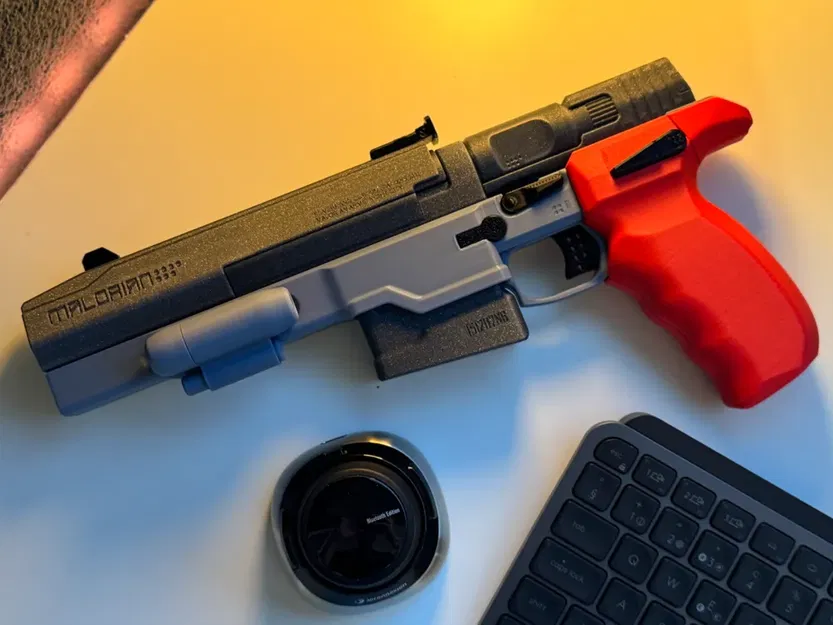 Mô hình súng Malorian Arms của Johnny Silverhand - Cyberpunk 2077 - Image 2