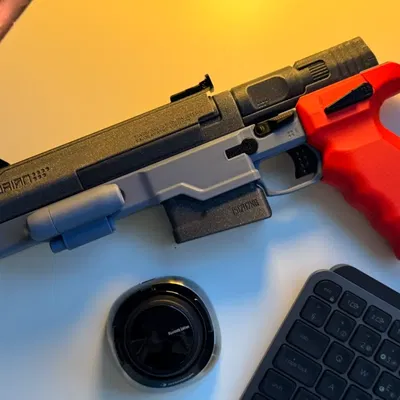 Mô hình súng Malorian Arms của Johnny Silverhand - Cyberpunk 2077