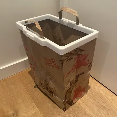 Khung giữ túi giấy rảnh tay