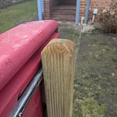 Nắp chụp đầu cột 70x70mm với thiết kế gờ chống nước