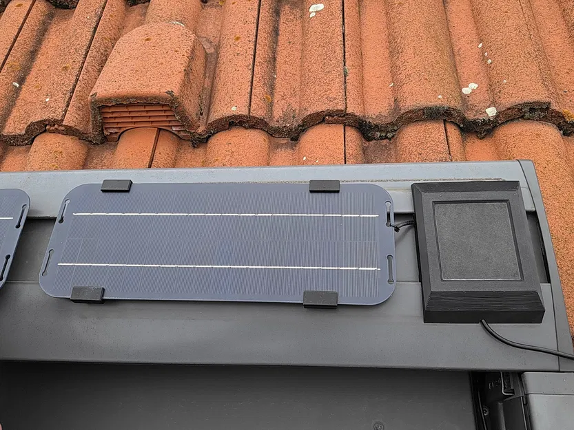 Giá đỡ tấm pin mặt trời và cảm biến mưa điều chỉnh được cho cửa sổ Velux - Image 2