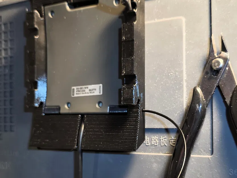 Giá đỡ tấm pin mặt trời và cảm biến mưa điều chỉnh được cho cửa sổ Velux - Image 19