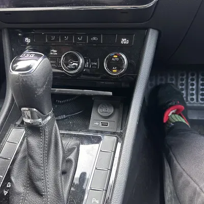 Nắp che ổ cắm tẩu thuốc cho xe Skoda Superb 3 - Phụ kiện 3D đẹp