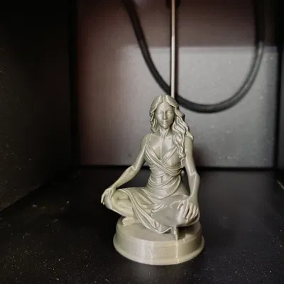 Tượng Người Phụ Nữ Thiền Định – Mô Hình Zen