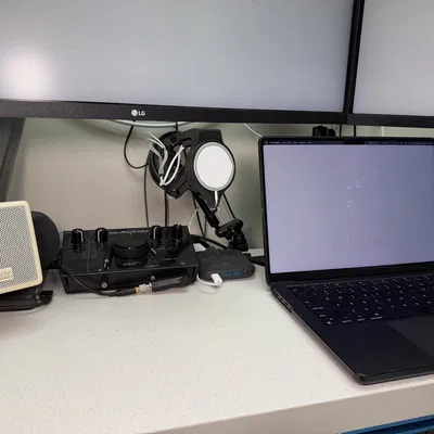 Giá đỡ sạc iPhone và Apple Watch cho tay đỡ Magic Arm