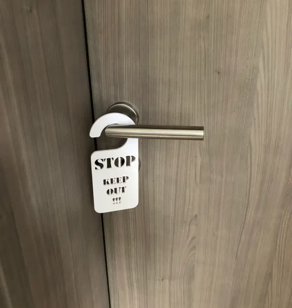 Bảng treo cửa "Stop Keep Out" - Phụ kiện bảo vệ không gian riêng tư - Image 1