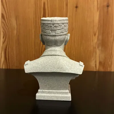 Tượng bán thân Tướng Charles de Gaulle - Phiên bản mặc quân phục và đội mũ Képi