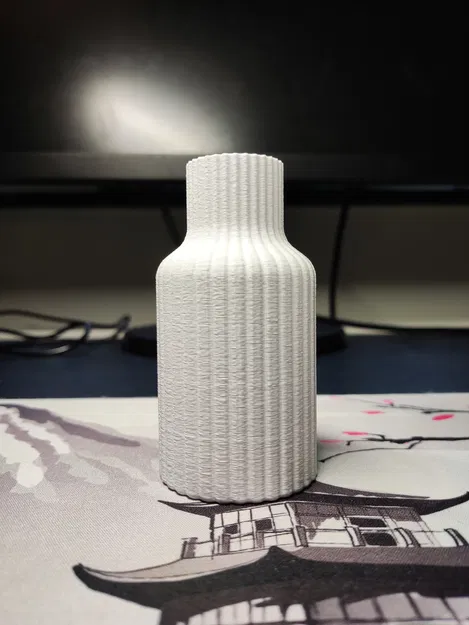 Bình Hoa Trang Trí Hiện Đại (Modern Decorative Vase) - Image 1