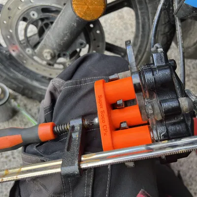 Dụng cụ ép piston heo thắng trước cho xe Super Soco CPx