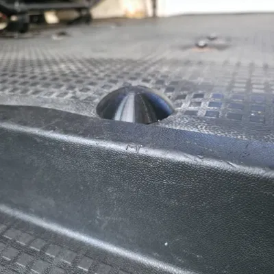 Nắp che ngàm bắt ghế cho VW T4 (Transporter, Caravelle)