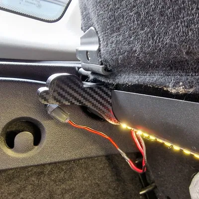 Ngàm đỡ tấm che khoang hành lý cho Renault Megane 3 (In 3D)