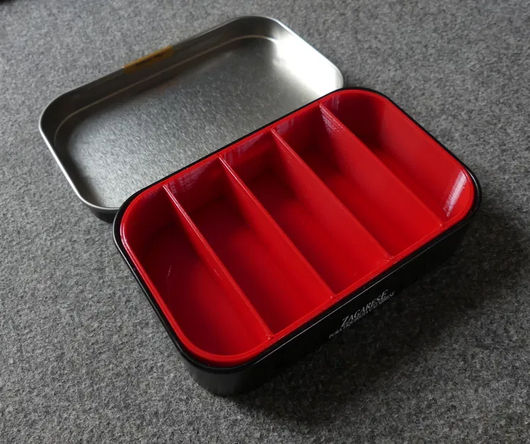 Khay chia ngăn 3D thông minh cho hộp kẹo cũ - Image 1