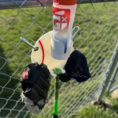 Giá treo đồ gắn hàng rào cho bóng chày/bóng mềm