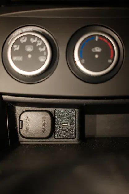 Ngàm gắn cổng USB-C cho Mazda NC Miata (Dành cho đầu Sony XAV) - Image 2