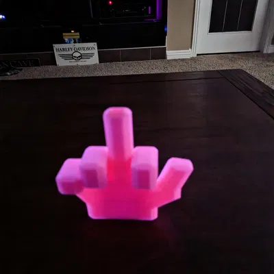 Dụng cụ hỗ trợ quẹt thẻ Debit hình ngón tay giữa