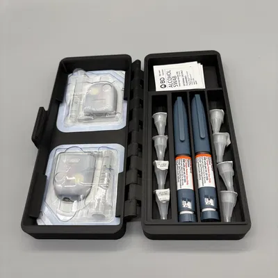 Hộp đựng bút Insulin và Omnipod chống va đập khi đi du lịch