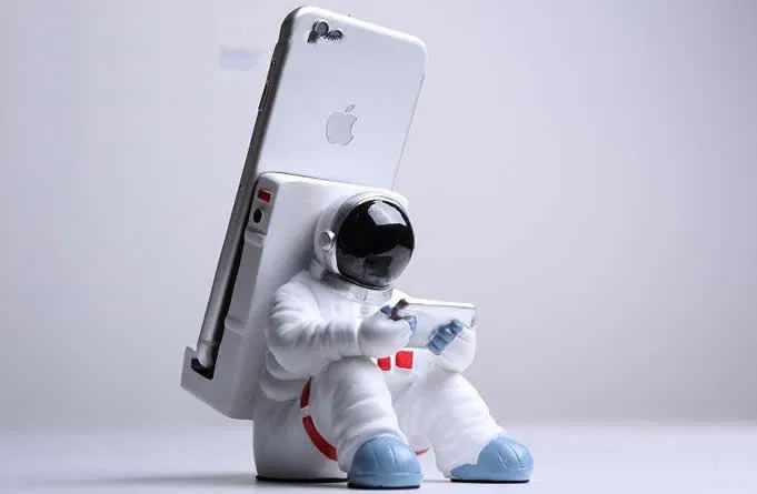 Giá đỡ điện thoại phi hành gia 3D - Mẫu trang trí bàn làm việc độc đáo - Image 1