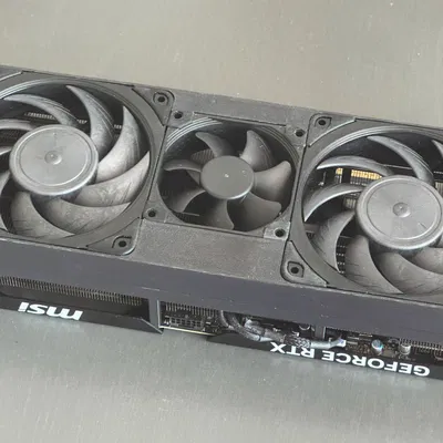 MSI RTX 5090 Ventus 3X Deshroud - Bộ khung gắn quạt Noctua