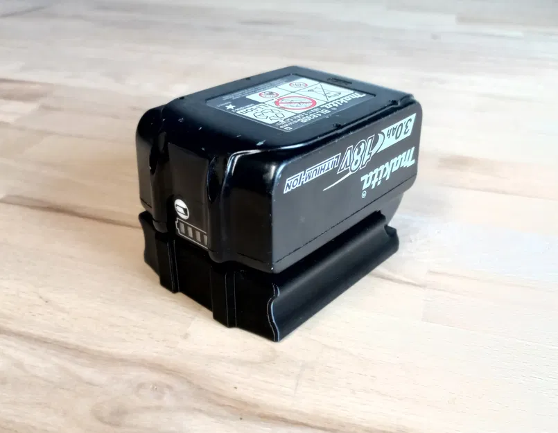 Giá treo tường cho pin Makita 18V - Image 6