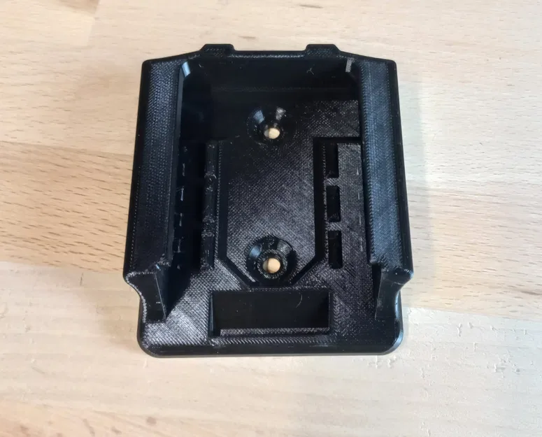 Giá treo tường cho pin Makita 18V - Image 8