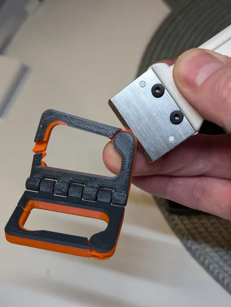 Móc khóa kiêm đế giữ điện thoại bỏ túi - Image 2