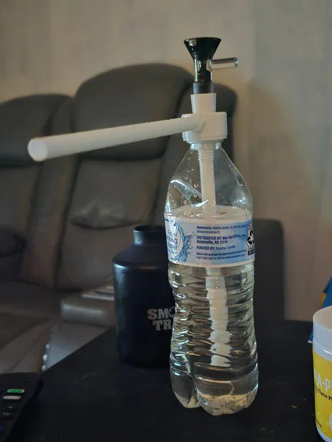 Bottle bong (bản remix từ thiết kế Plastic bottle waterpipe / BONG của Skunpy) - Image 1