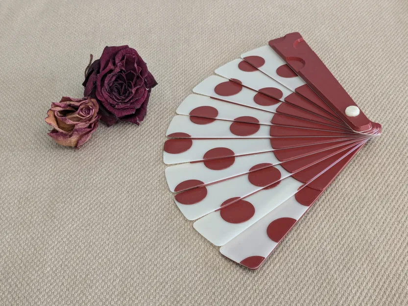 Quạt Cầm Tay - Họa Tiết Chấm Bi - Image 1