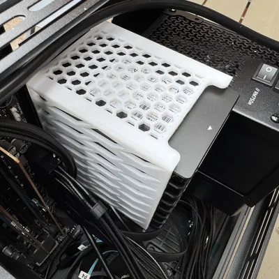 Khung gắn 8 ổ cứng SSD