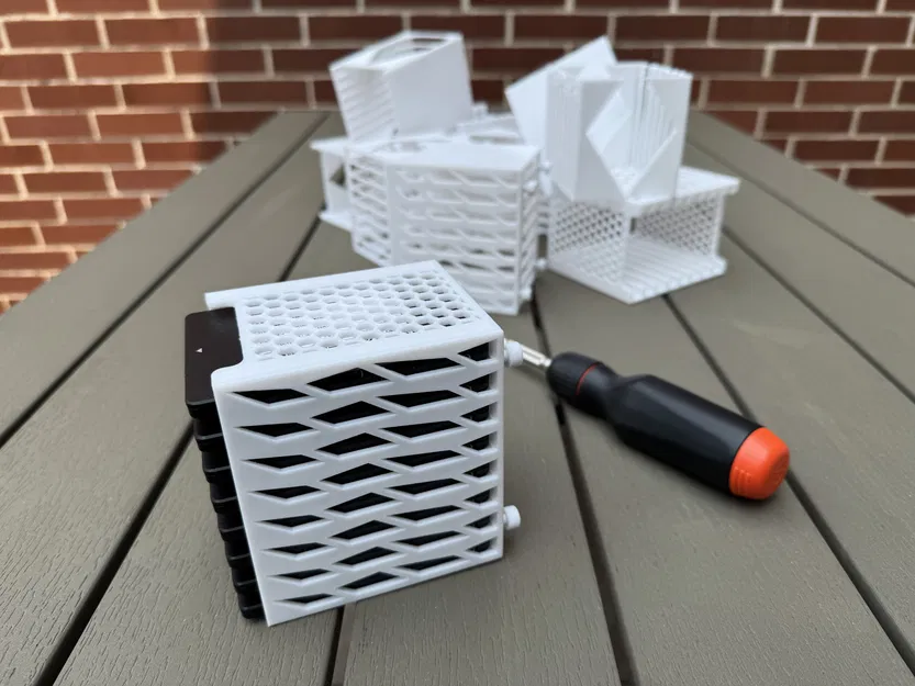 Khung gắn 8 ổ cứng SSD - Image 6