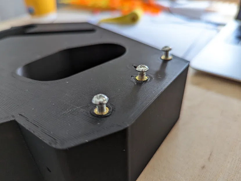 Prusacaster - Bố trí phần cứng và threaded inserts chuẩn xác - Image 1