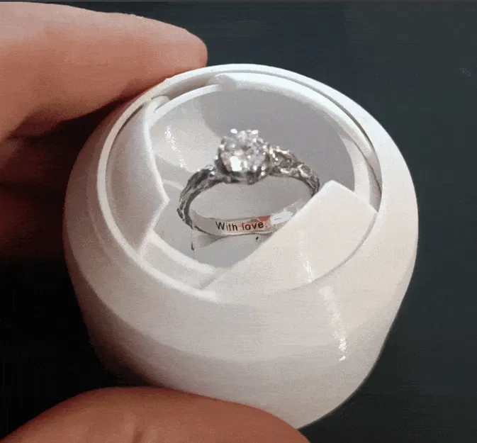 Hộp Đựng Nhẫn Cơ Khí Iris - Image 1