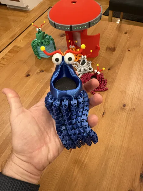 Gia đình YipYip: Phiên bản Big Blue (Xanh Khổng lồ) - Image 8