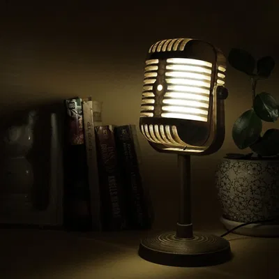 Đèn bàn phong cách micro cổ điển (Retro microphone lamp)