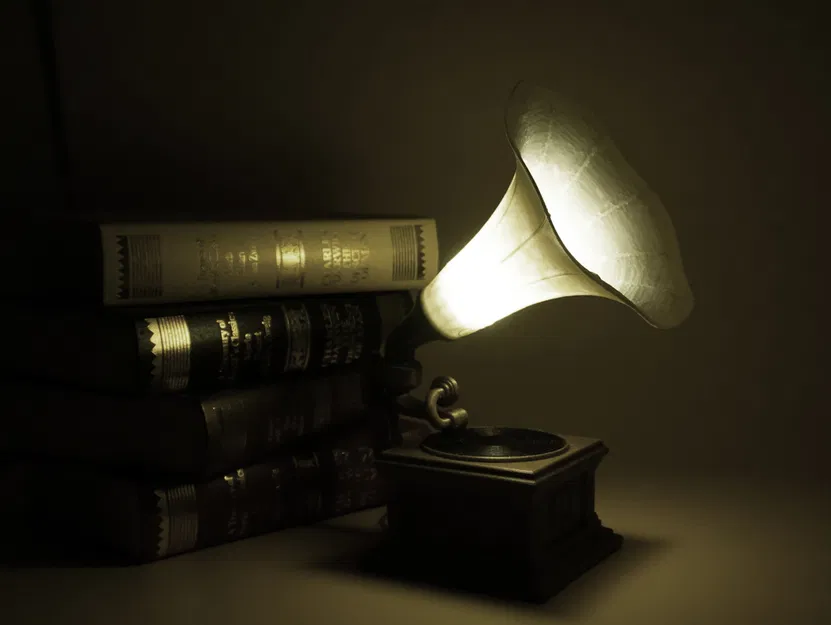 Đèn bàn phong cách máy hát cổ điển (Gramophone lamp) - Image 2