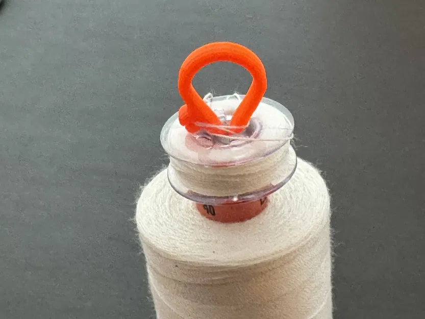 Kẹp Cố Định Suốt Chỉ Và Cuộn Chỉ May V2 L Tiện Lợi - Image 1