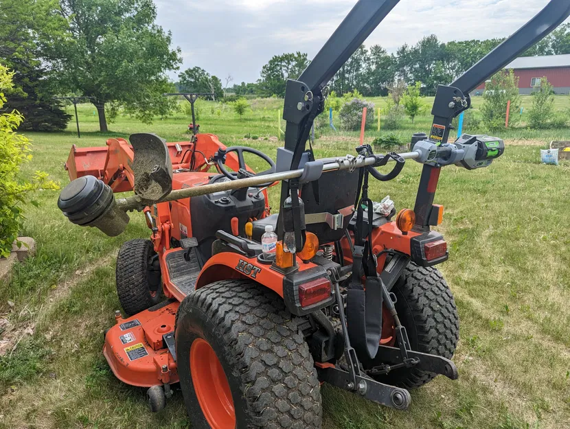 Móc treo đồ gắn khung ROPS cho máy kéo Kubota - Image 3