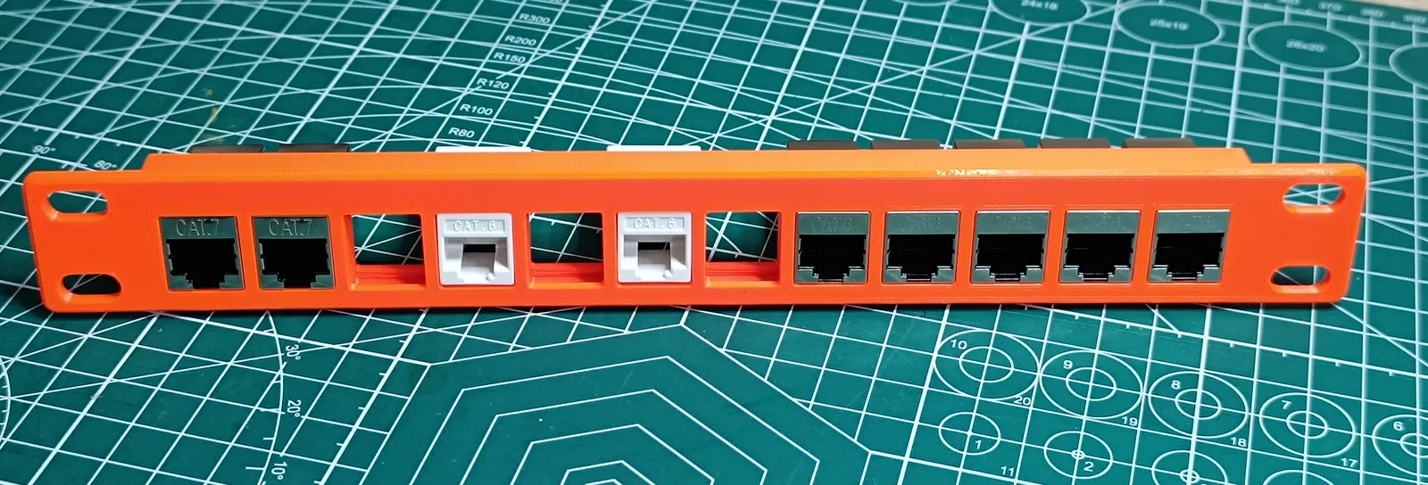 MiniRack 10-inch Blank Keystone Patch Panel - Image 1