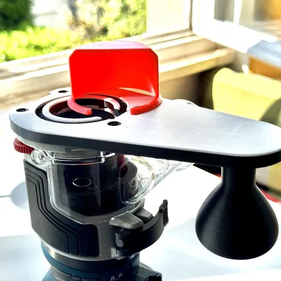 Đế máy phay Bosch GKF 18V-8 với bộ hút bụi xoay