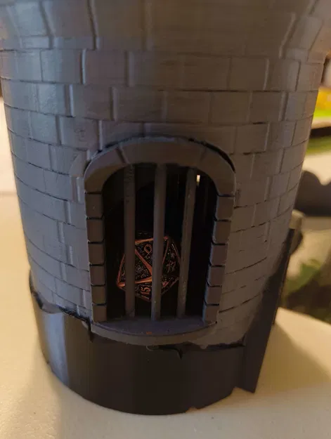 Tháp đổ xúc xắc Castle DND kèm nhà tù cho game thủ - Image 1