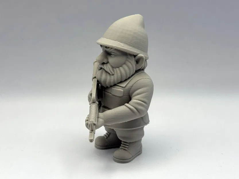 Chú Lùn Làm Vườn Quân Đội (Military Garden Gnome) - Image 3