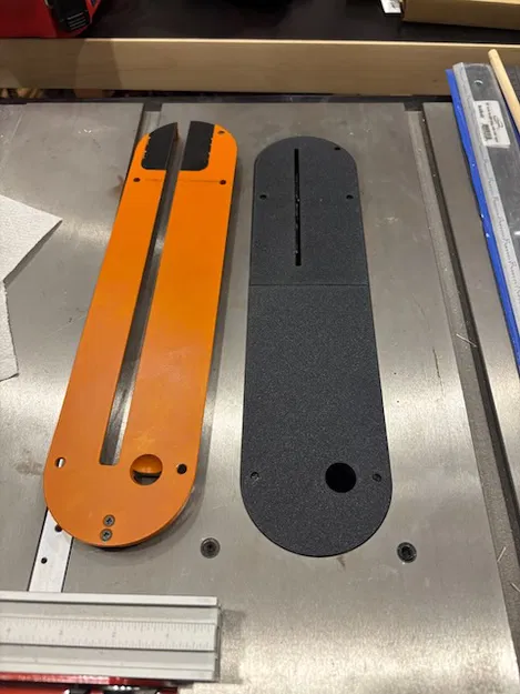 Tấm lót họng cưa (Zero Clearance) cho máy cưa bàn Ridgid R4560 - Image 1