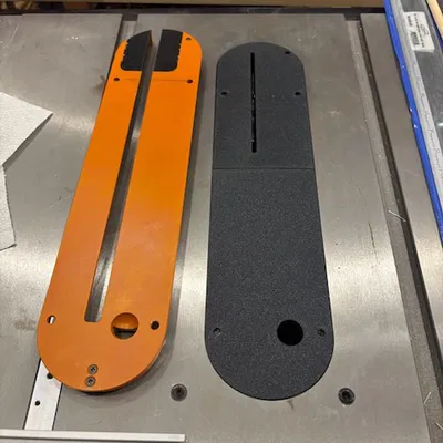 Tấm lót họng cưa (Zero Clearance) cho máy cưa bàn Ridgid R4560