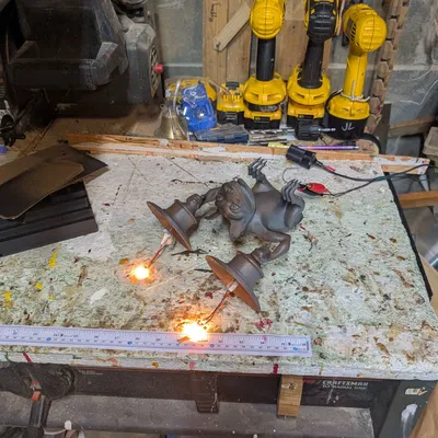 Bản remix 2.0 đèn treo tường Haunted Mansion (rỗng ruột) kèm đế mới