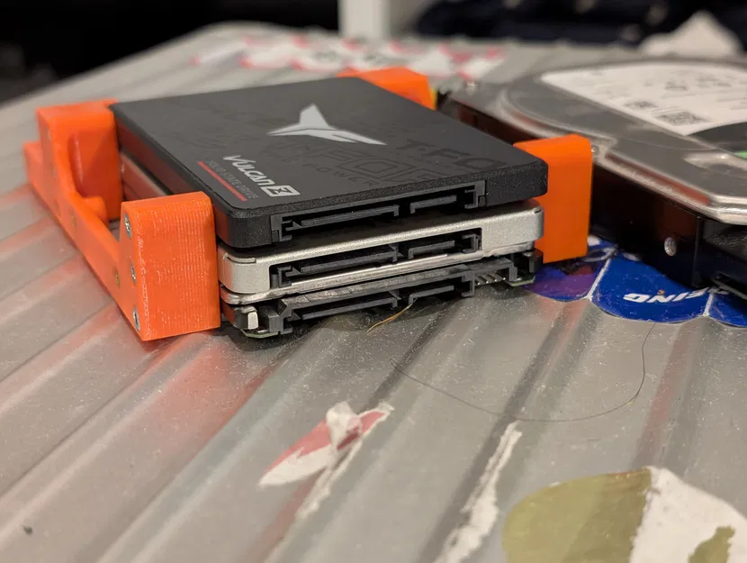 Bộ chuyển đổi Triple 2.5" sang 3.5" SSD/HDD - Image 1