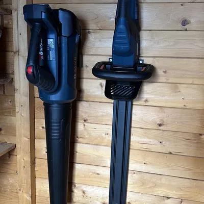 Giá treo tường cho máy Bosch GHE 18V-60 Professional