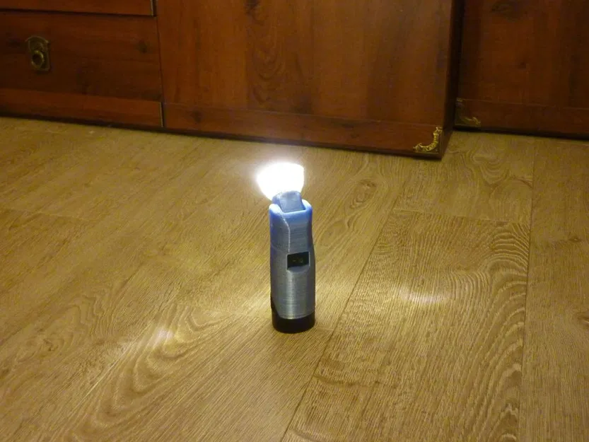 Đèn pin Bosch 12V với phần đầu xoay linh hoạt - Image 7