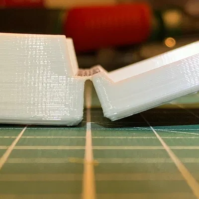 TPU/PP: Hộp 40x40 kèm bản lề sống (dẻo)