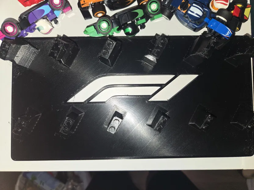 Giá trưng bày xe đua F1 mini với logo độc đáo cho người hâm mộ Lego - Image 3