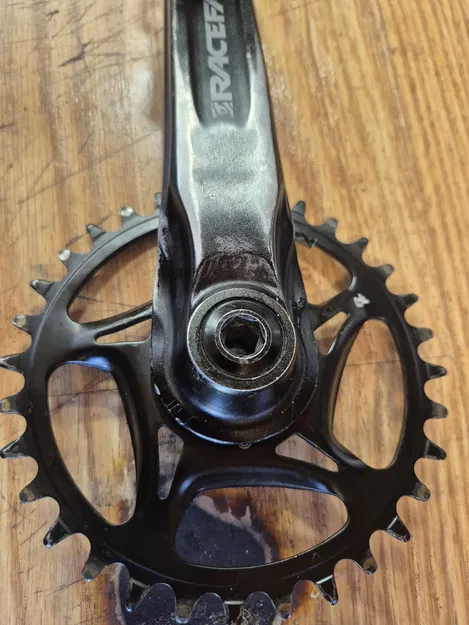 Miếng chắn chống kẹt xích (Chain suck guard) cho Pivot Trail 429 - Image 8