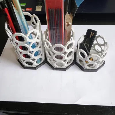 Khay cắm bút 3D thiết kế lưới tổ ong hiện đại, in không cần hỗ trợ